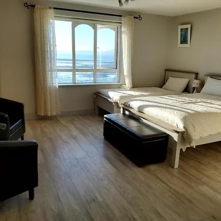 Bed & Breakfast Seashells 3*